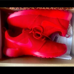 Red Nike Roshe